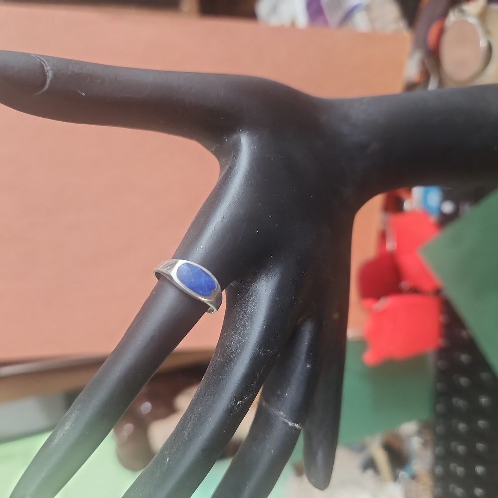 Silver Ring w/Inlaid Lapis stone